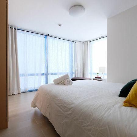 Csuites At Two Central Residences マカティ エクステリア 写真