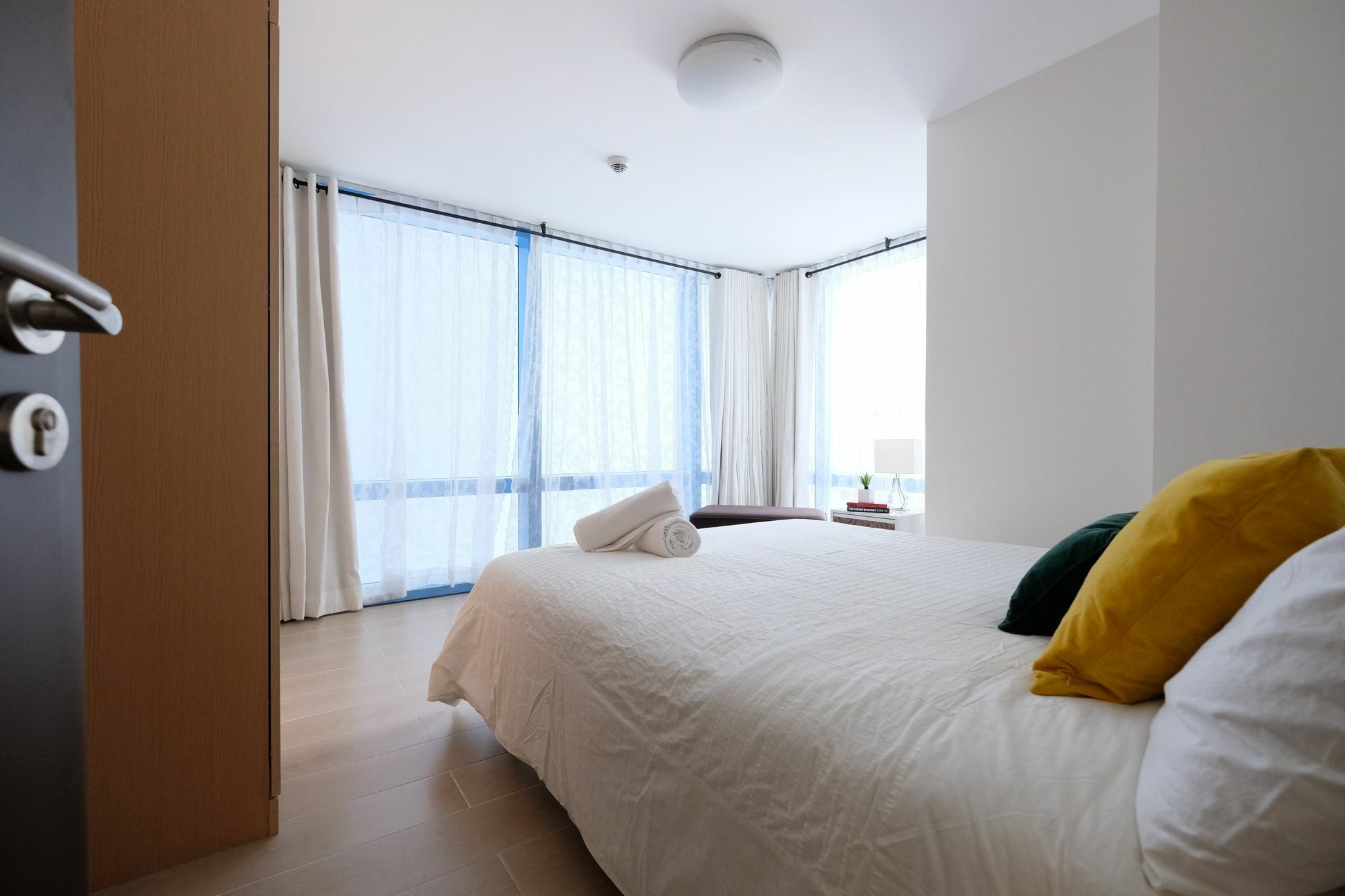 Csuites At Two Central Residences マカティ エクステリア 写真