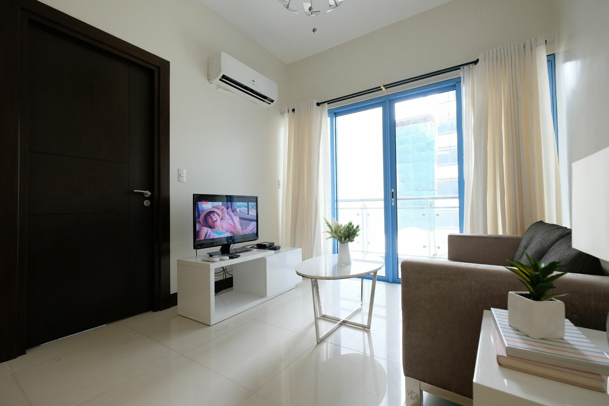 Csuites At Two Central Residences マカティ エクステリア 写真