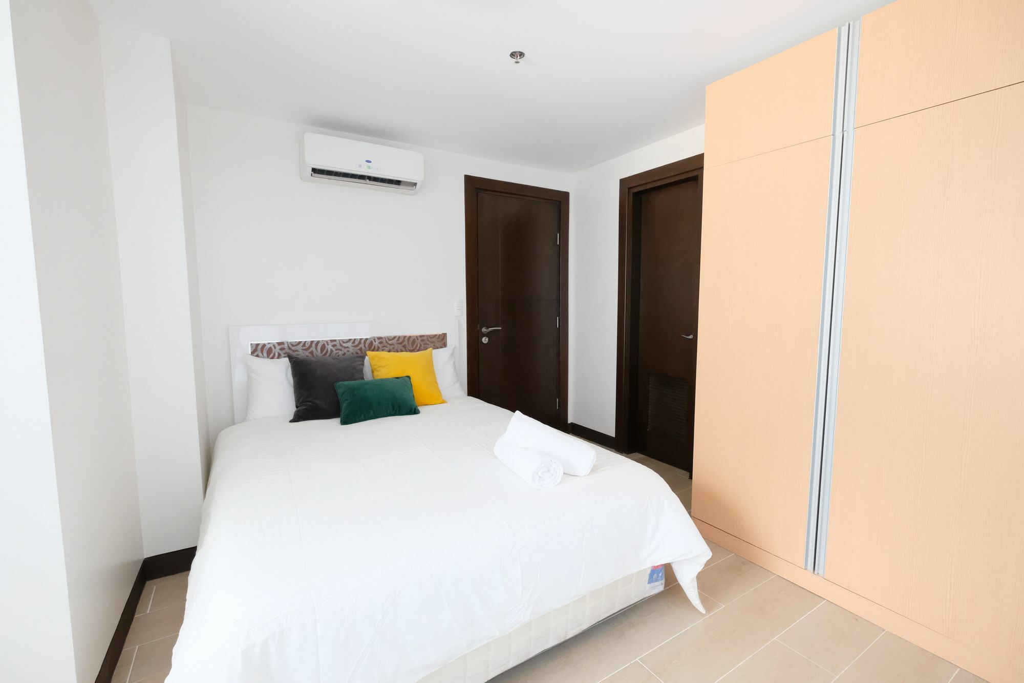 Csuites At Two Central Residences マカティ エクステリア 写真