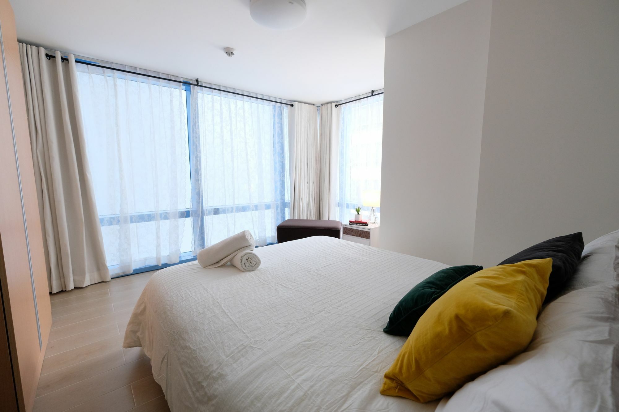 Csuites At Two Central Residences マカティ エクステリア 写真