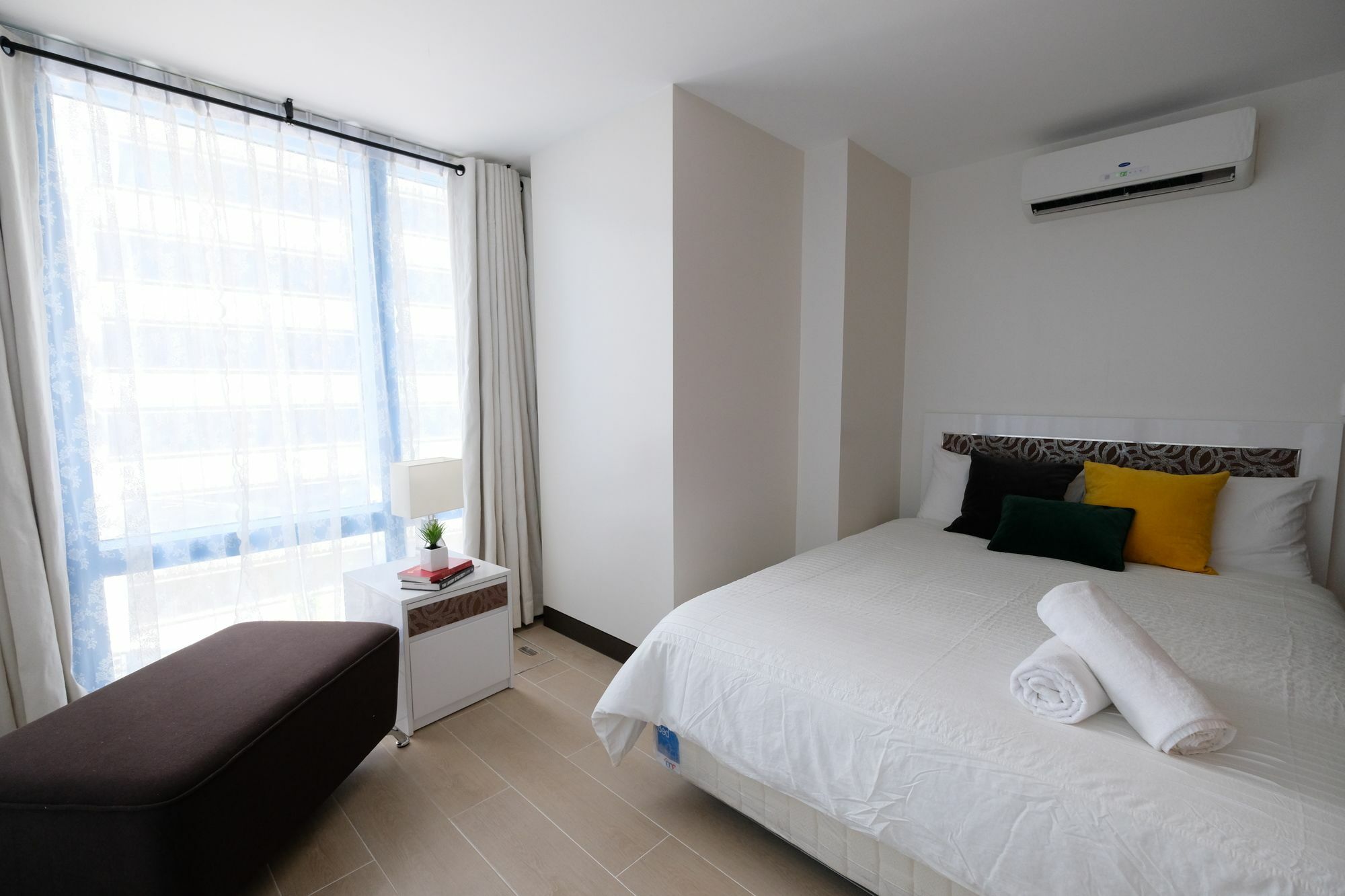 Csuites At Two Central Residences マカティ エクステリア 写真